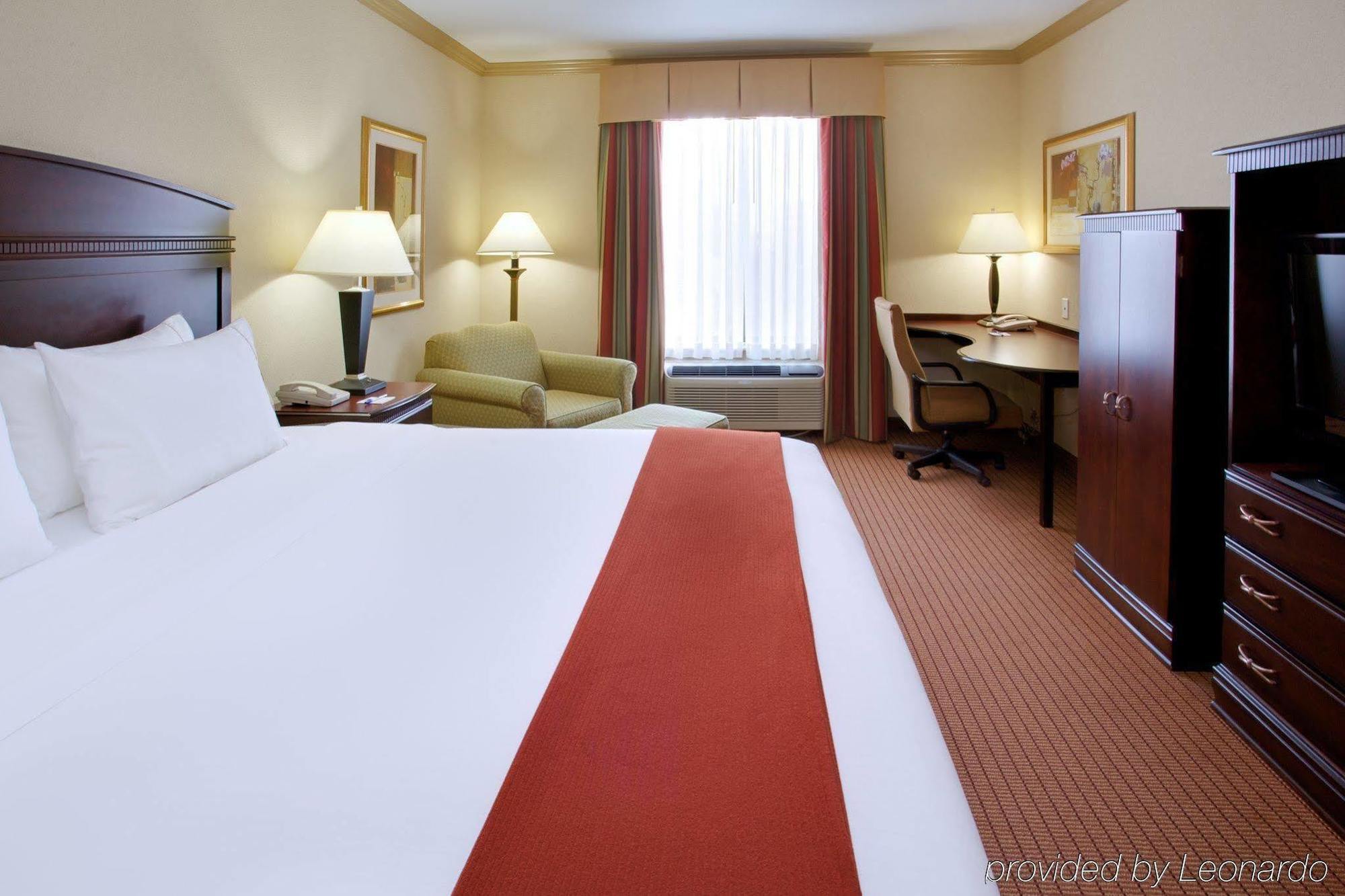 Holiday Inn Express & Suites Wharton By Ihg Exterior foto
